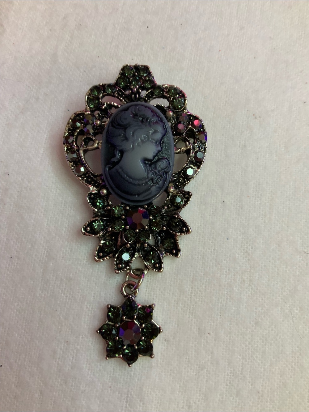 Vintage-Inspired Black Cameo Pendant Brooch (V-4)